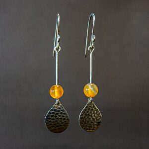 Boucles d’oreilles en Argent massif 925/1000 avec une perle de Cornaline orange clair