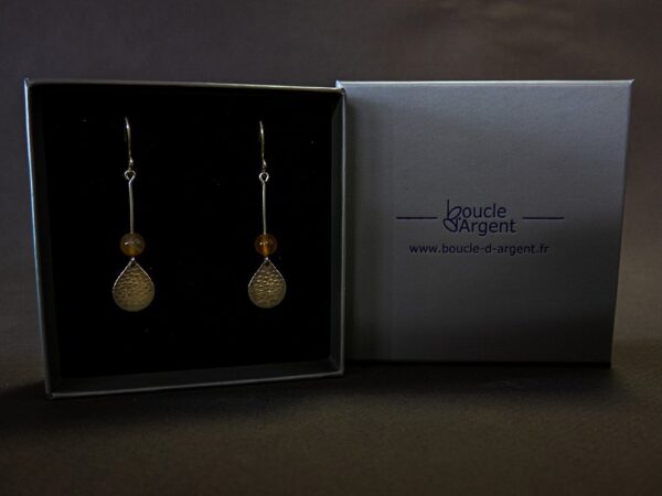 Boucles d’oreilles en Argent massif 925/1000 avec une perle de Cornaline orange clair